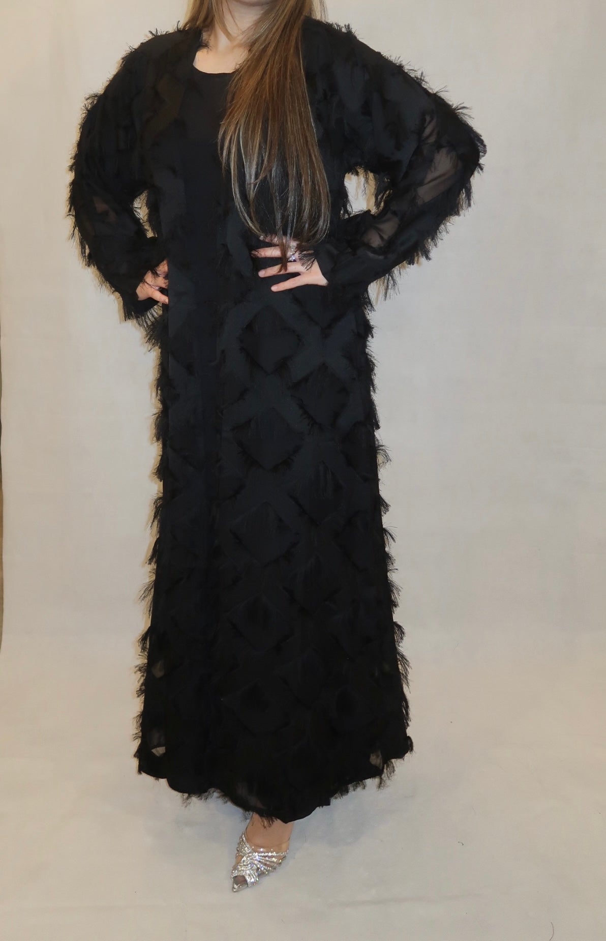 ONYX FEATHERED ABAYA