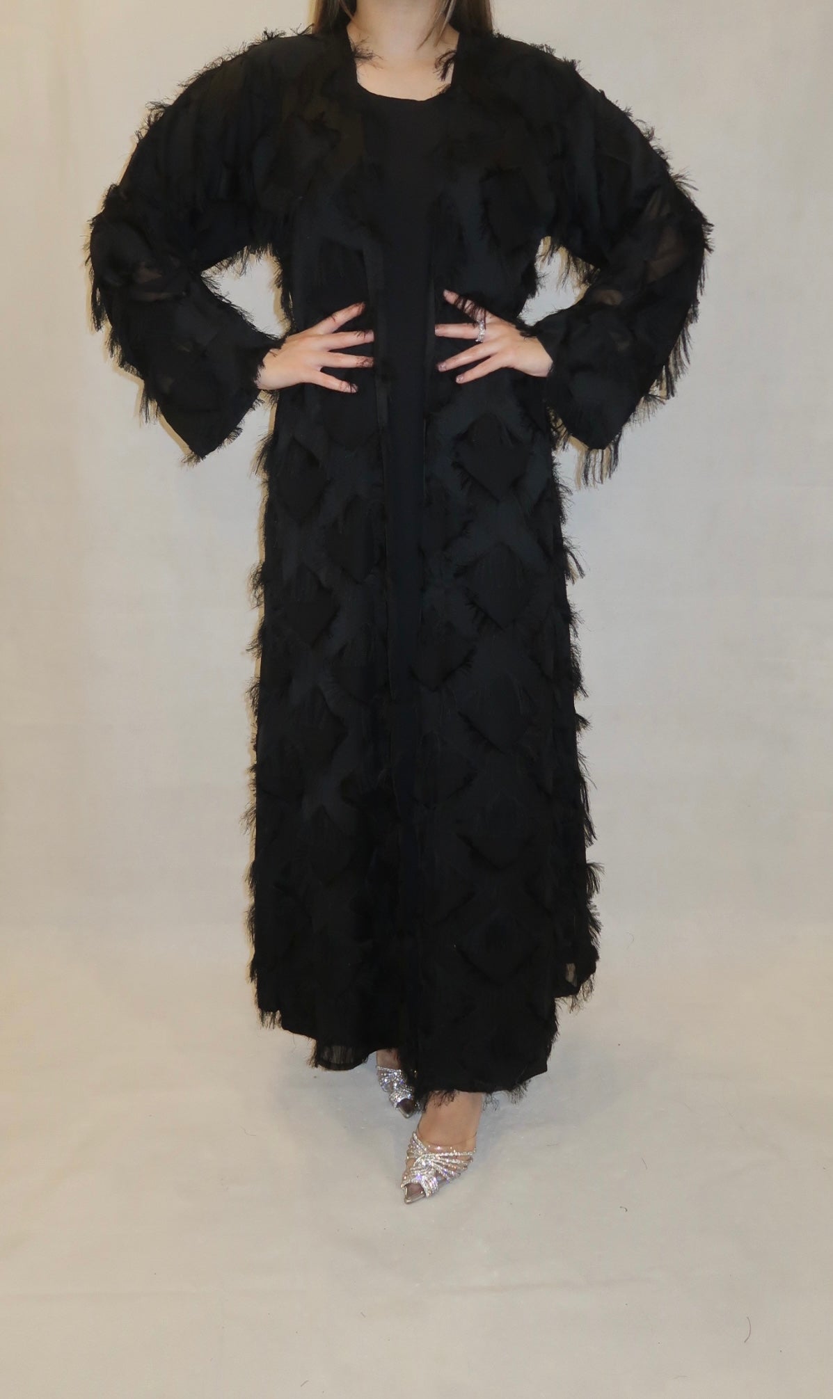 ONYX FEATHERED ABAYA