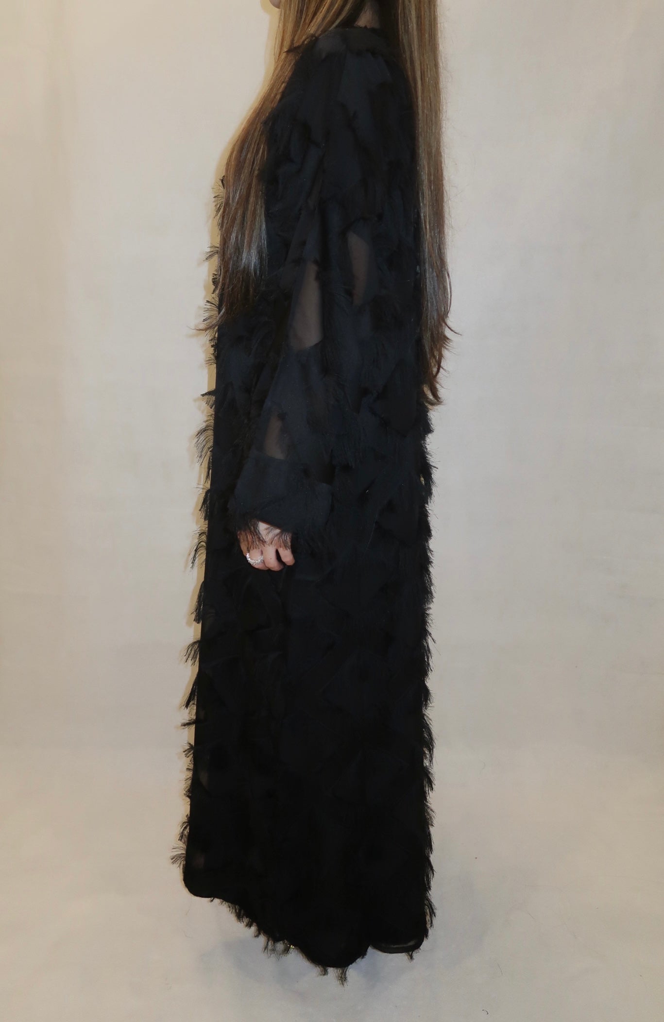 ONYX FEATHERED ABAYA